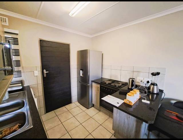 2 BEDROOM APARTMENT FOR SALE IN HEUWELOORD